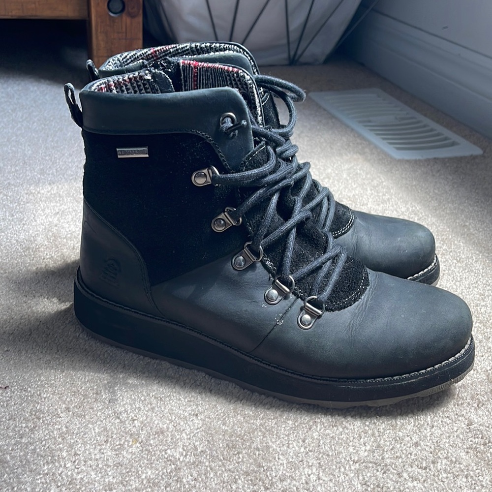 Kamik Ariello winter boot size 8 ladies